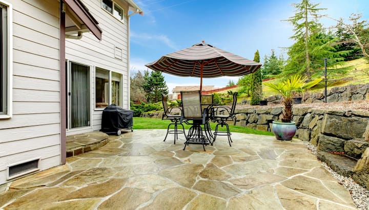 Get a beautiful concrete patio in Dallas,TX